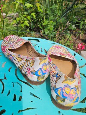 Butterfly floral flats, perforated leather, Town Shoes, size 8.5